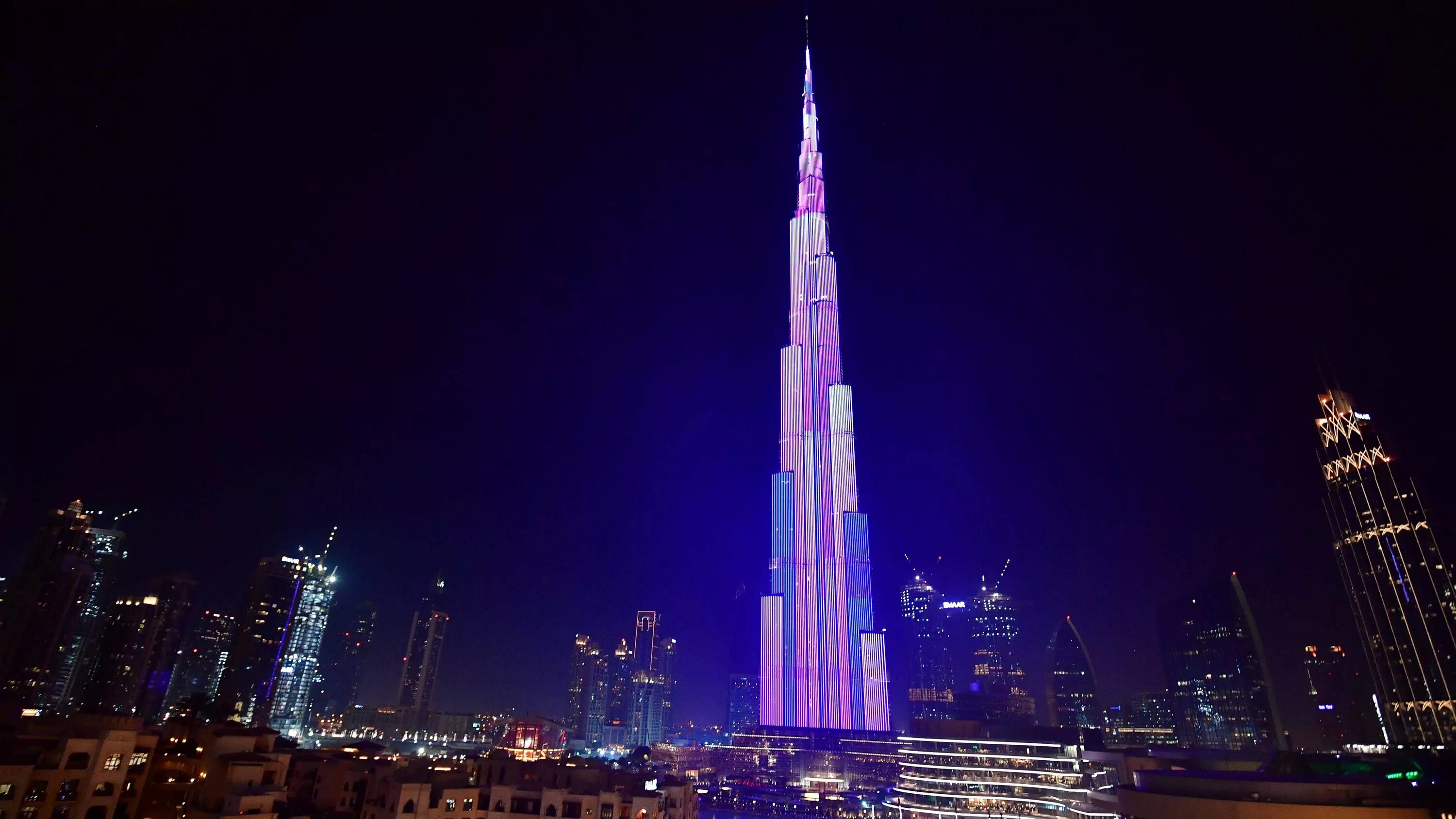 Бурдж-Халифа Дубай. Башня Бурдж Халифа в Дубае. Башня Калиф в Дубае. Дубай Бурдж Халифа ночью. Бурдж халифа история