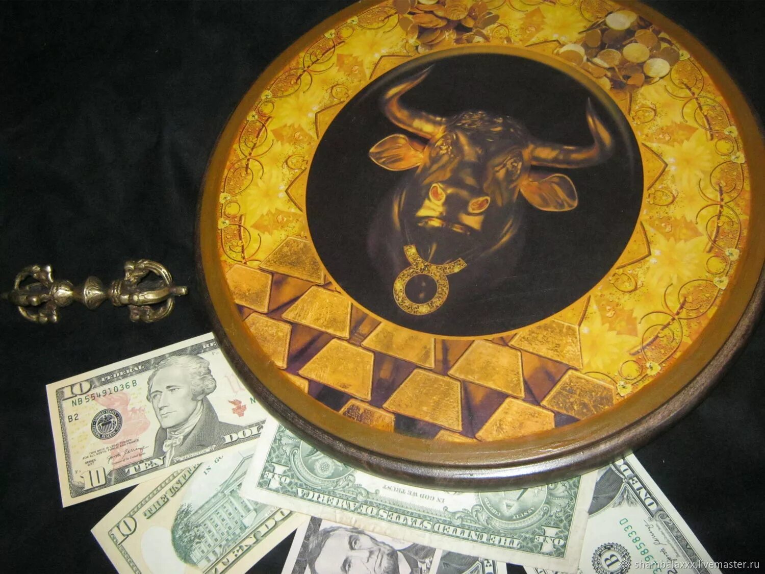 телец в золоте и деньги. денежный бык фен шуй. золотой телец деньги. тотем золотой телец. аарон и золотой телец.