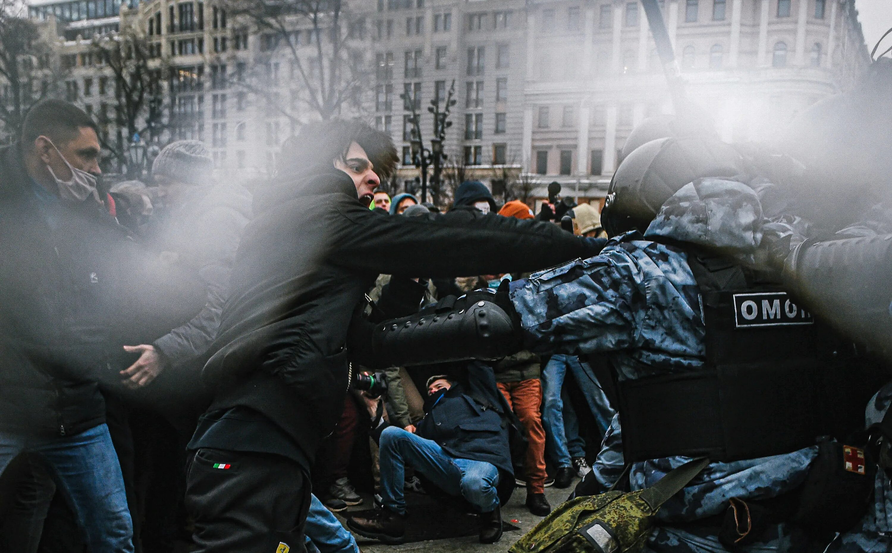 Митинг беспорядки. Массовые беспорядки на Украине. Массовые беспорядки митинг. Участие в массовых беспорядках. Массовые беспорядки в Москве.