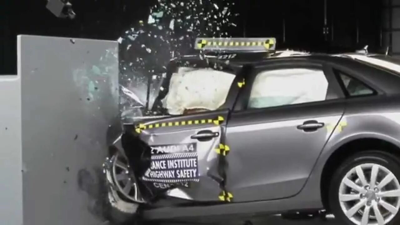 Где находится краш. Краш тест ауди а4. ауди а5 2014 краш тест. краш тест audi a6. краш тест ауди а8.