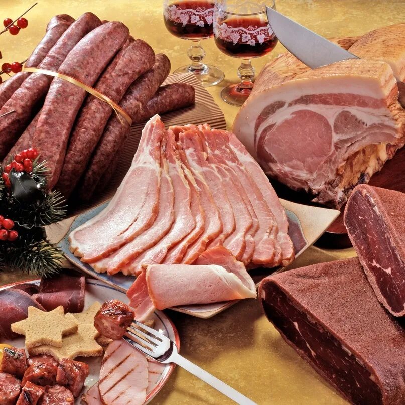 Let meat. Мясо на новый год. Русское мясо. Цельномышечные мясопродукты. Мясная продукция сельсовет.