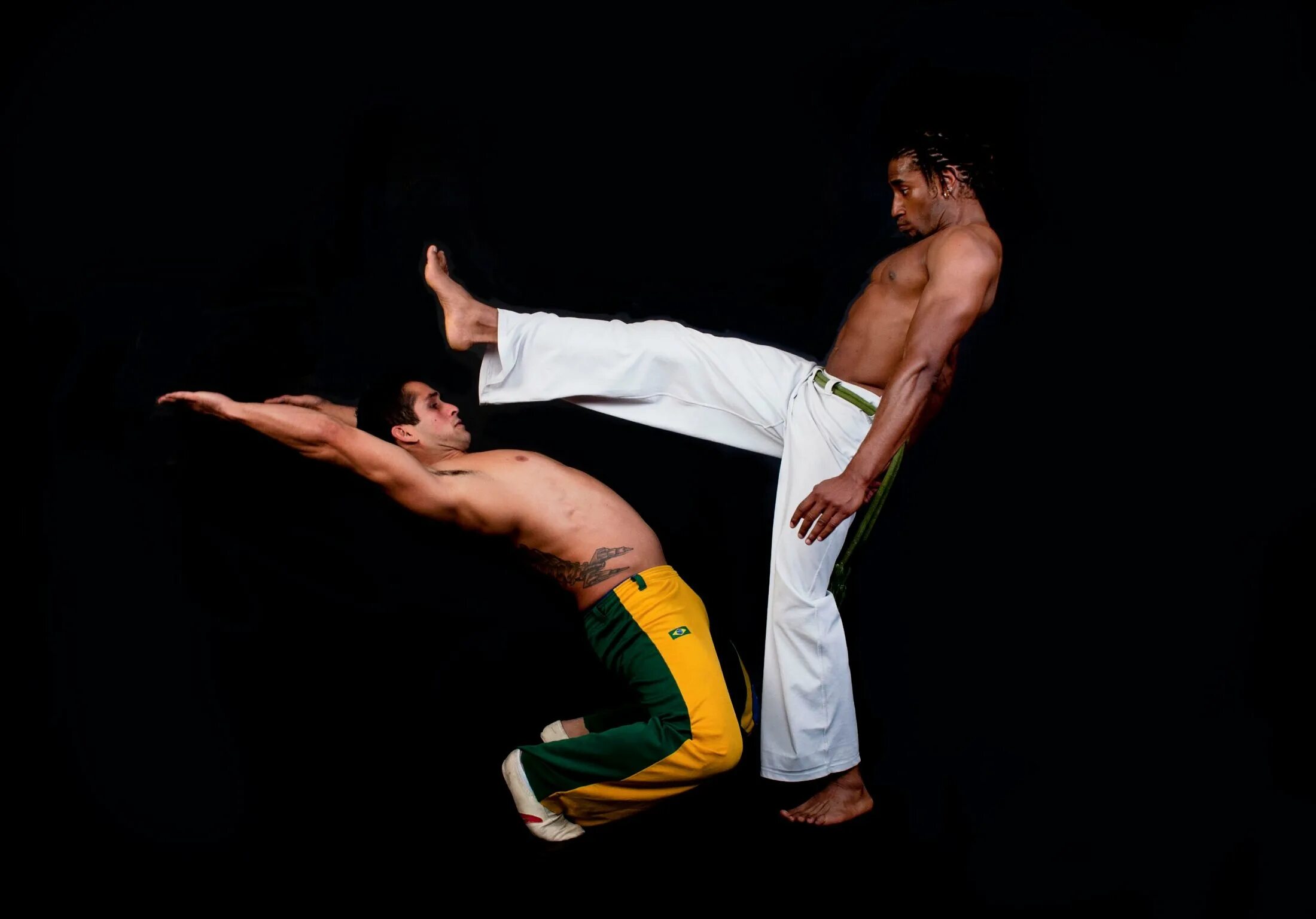 Чизора капоэйра. Бразильского боевого искусства капоэйра. Капоэйра. Бразилия капуэро. Бразильский спорт джиу джитсу.