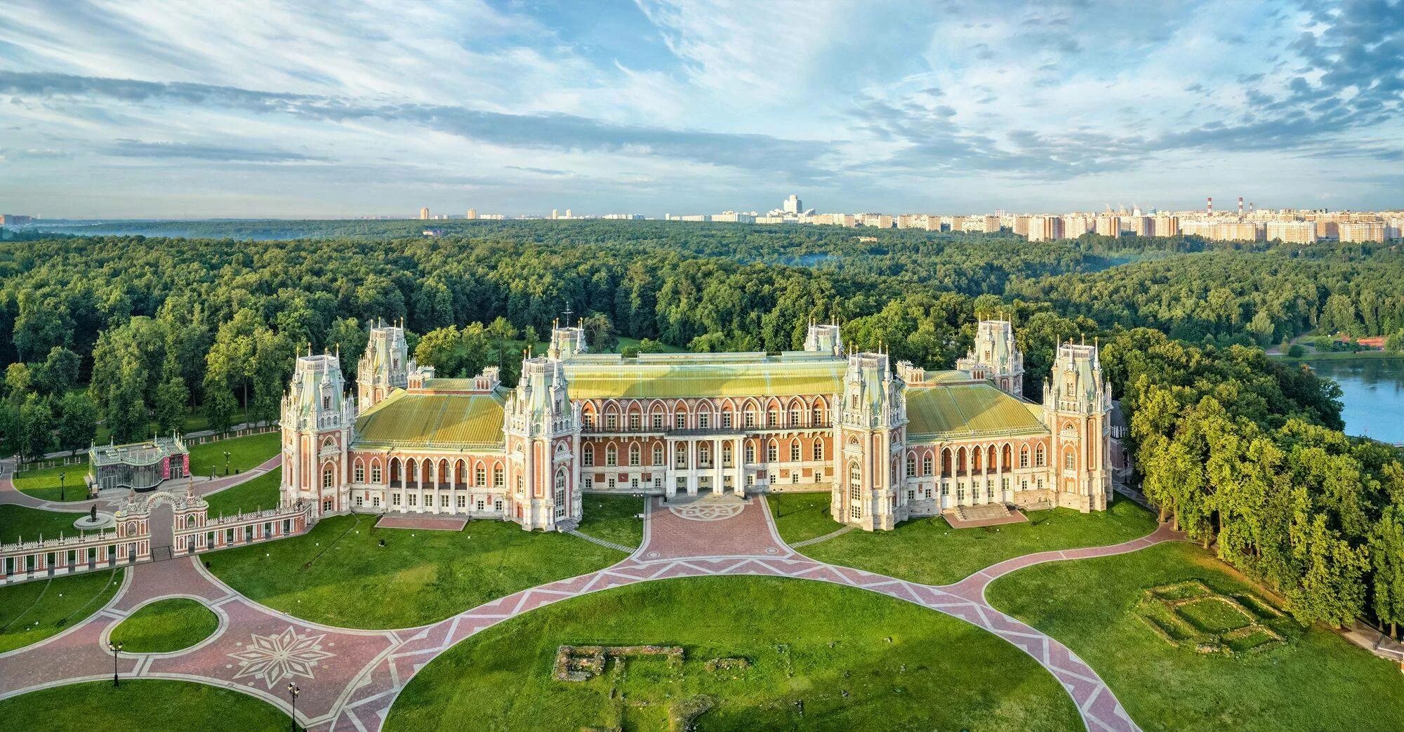 Дворец царицыно в москве. Царицыно дворцово-парковый ансамбль большой дворец. Дворцово-парковый ансамбль в Царицыно Баженов. Усадьба Царицыно Баженов. Музей усадьба Царицыно.