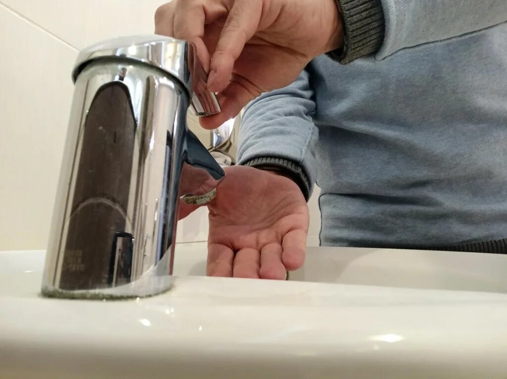 Отключили холодную воду сегодня. Отключение воды. горячая вода. холодное водоснабжение. отключили горячую воду.