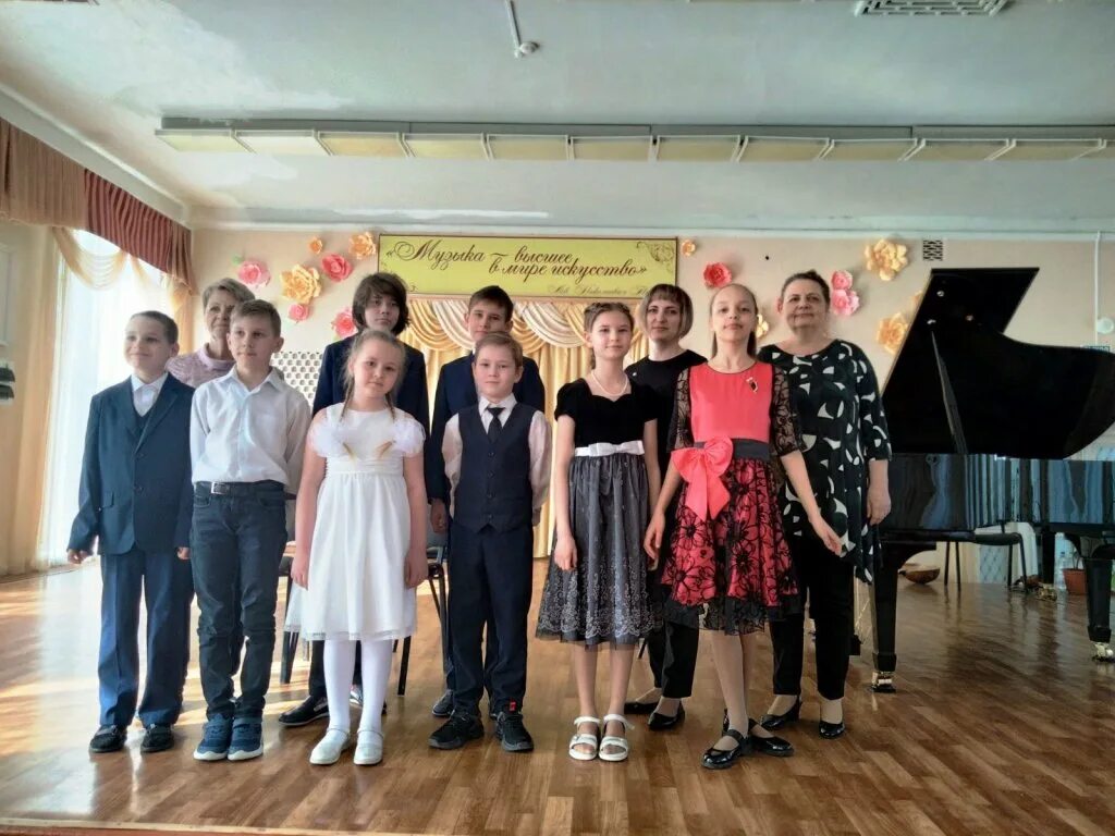 Сш димитровград. Школа 2 димитровград. димитровград школа искусств 2 антошина. детская школа искусств 1 димитровград 1943. школа 2 димитровград учителя.