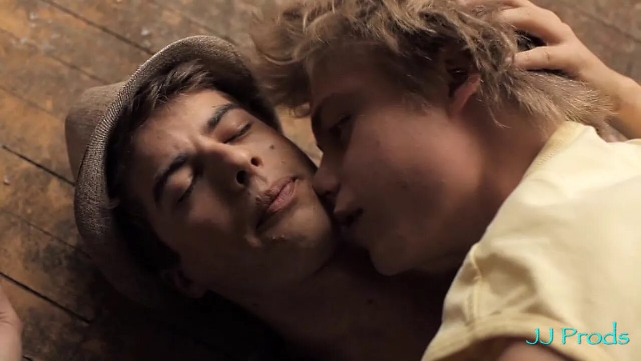 Насилуют гея фильмах. Город прора (2012). Tom Gramenz. Короткометражка про однополую любовь.