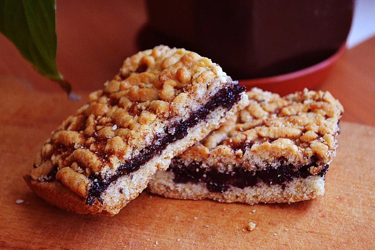 Тертый песочный пирог. Песочный пирог каракум. Пирог с вареньем. Песочное печенье венское с вареньем. Песочный пирог с джемом.