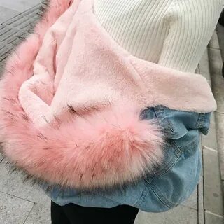 Куртка с меховой опушкой