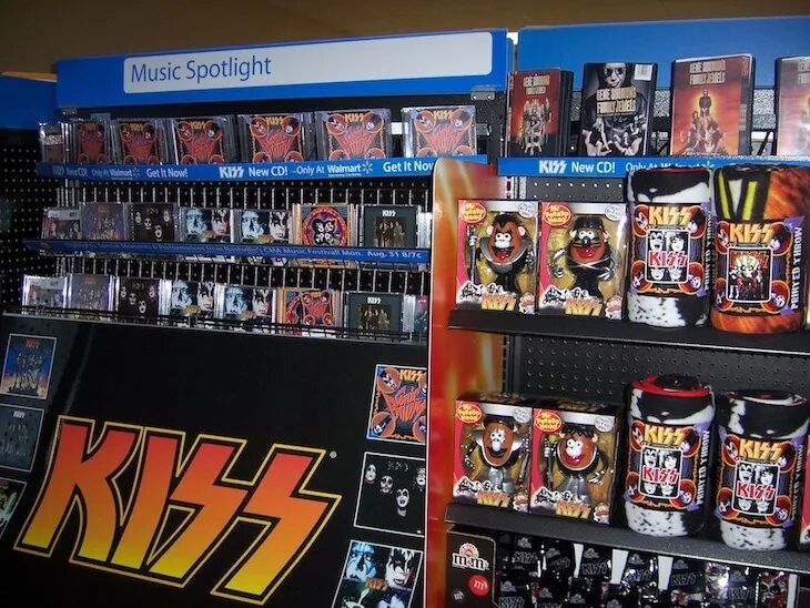 Kiss works at Wal-Mart. Магазины kiss