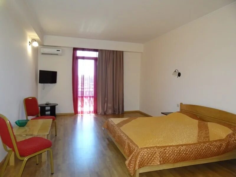 Отель апсара в пицунде. Отель апсара пицунда. апсара лдзаа. отель апсара в пицунде абхазия. апсара отель абхазия пицунда номер стандарт жёлтый корпус.