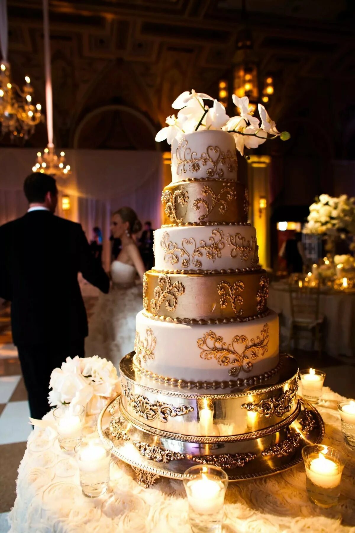 шикарный свадебный торт. ренат агзамов торты. самые шикарные свадебные торты. ренат агзамов торт дворец цвингер. самые свадебные торты.