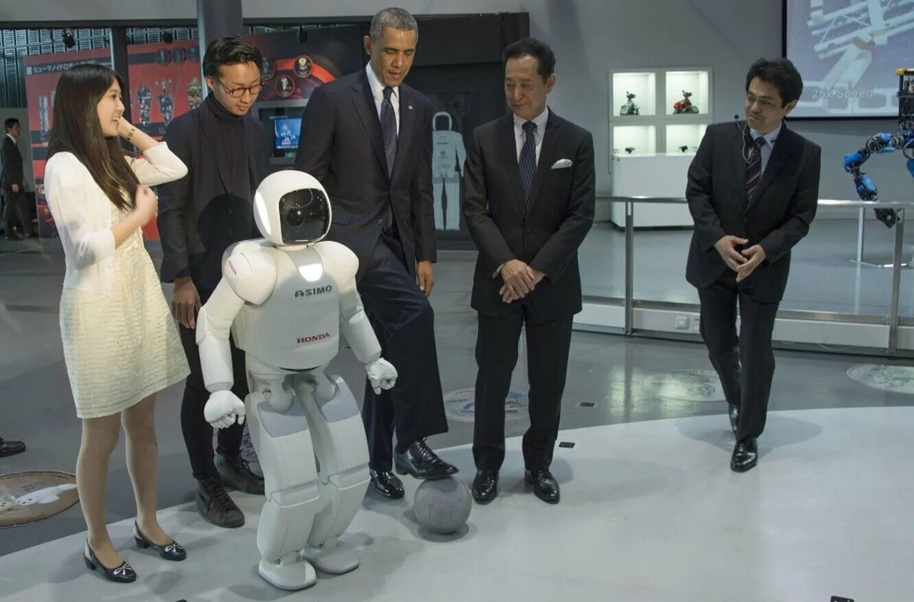 Япония робот АСИМО. Робот АСИМО 2014. ASIMO Honda робот Япония. Первый робот ASIMO. Япония робототехника