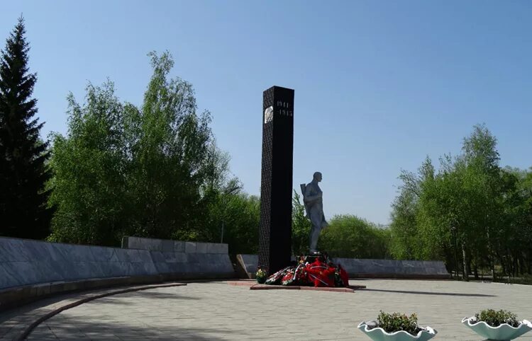 Год основания копейска. Монумент Победы город Копейск. Копейскпамятниу Победы. Мемориальный комплекс площадь Победы Копейск. Памятники города Копейска.