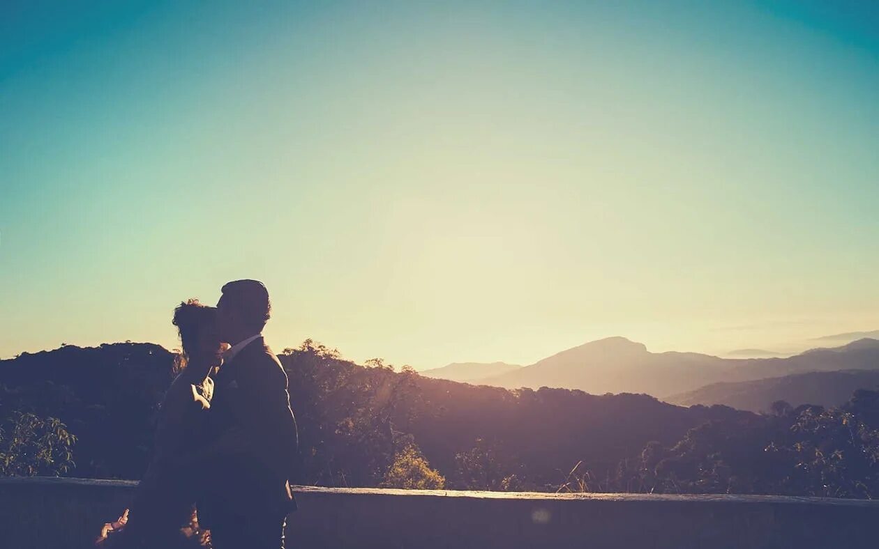 Как понять что есть чувства к человеку. Знай цитаты. Желания для парня. Как понять что есть чувства к человеку. Хочется обнять.