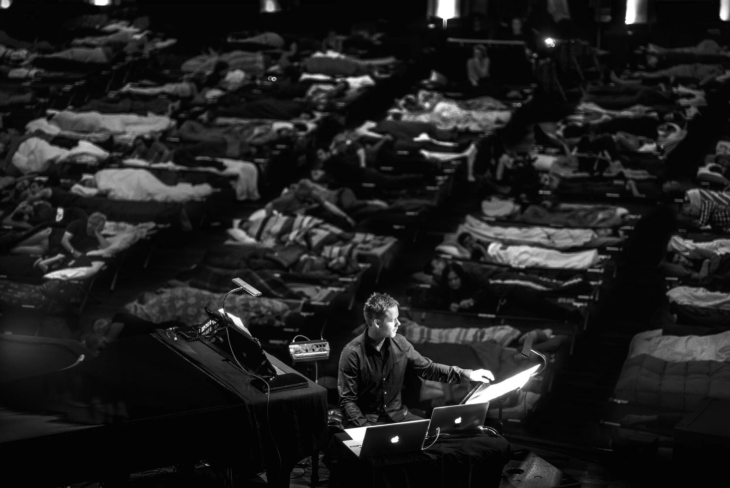Sleep concert at gray area, 24 feb 2018. Спящий на концерте. Сну мах. Сну мах. Сну мах.