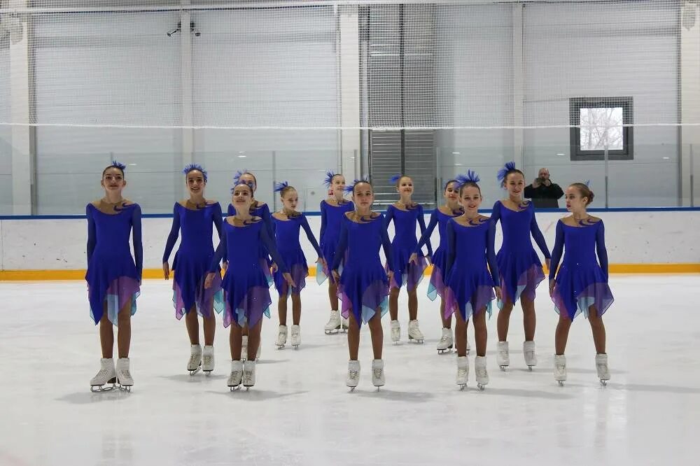 Групповое синхронное катание фигурное катание. Синхронное катание идель. Парадиз команда синхронного катания. Пивот синхронное катание. Синхронное фигурное катание россия.