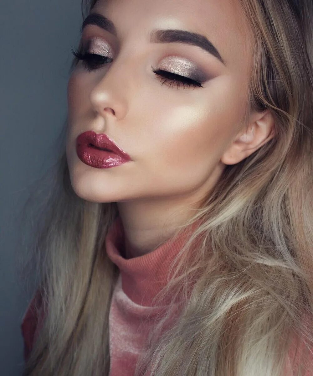 Макияж губ 2023. Губы 2023 тренд. Модные губы в 2022. Модный макияж. Губы вязанка новая мода.