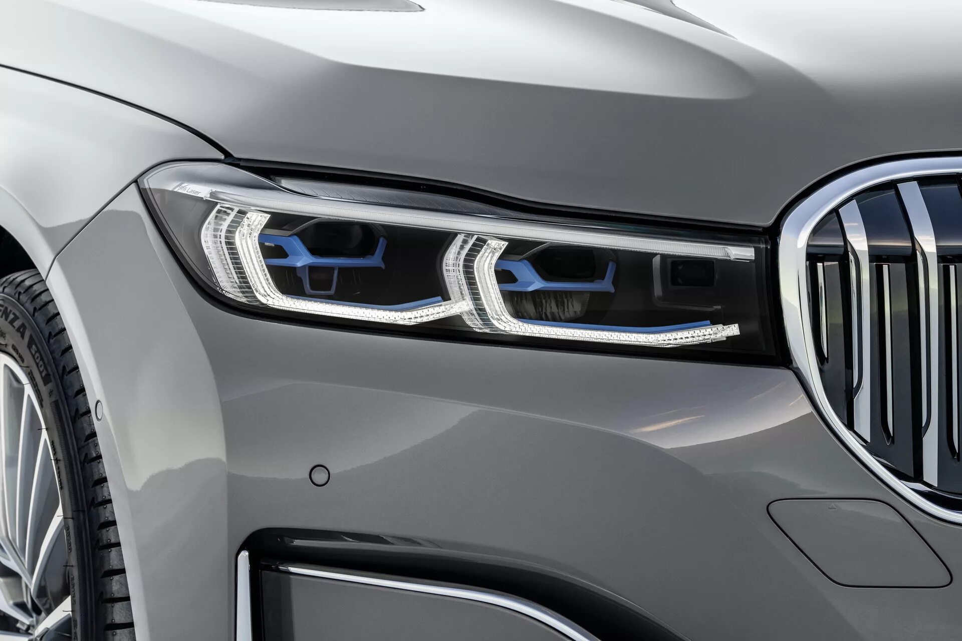 Лазерные фары bmw. BMW x5 g05 лазерные фары. Лазерные фары БМВ х5. BMW x7 оптика. Оптика БМВ 2021.