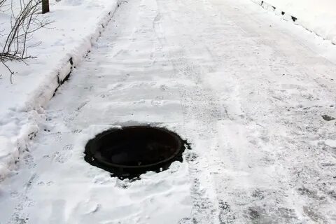 Открытый люк что делать
