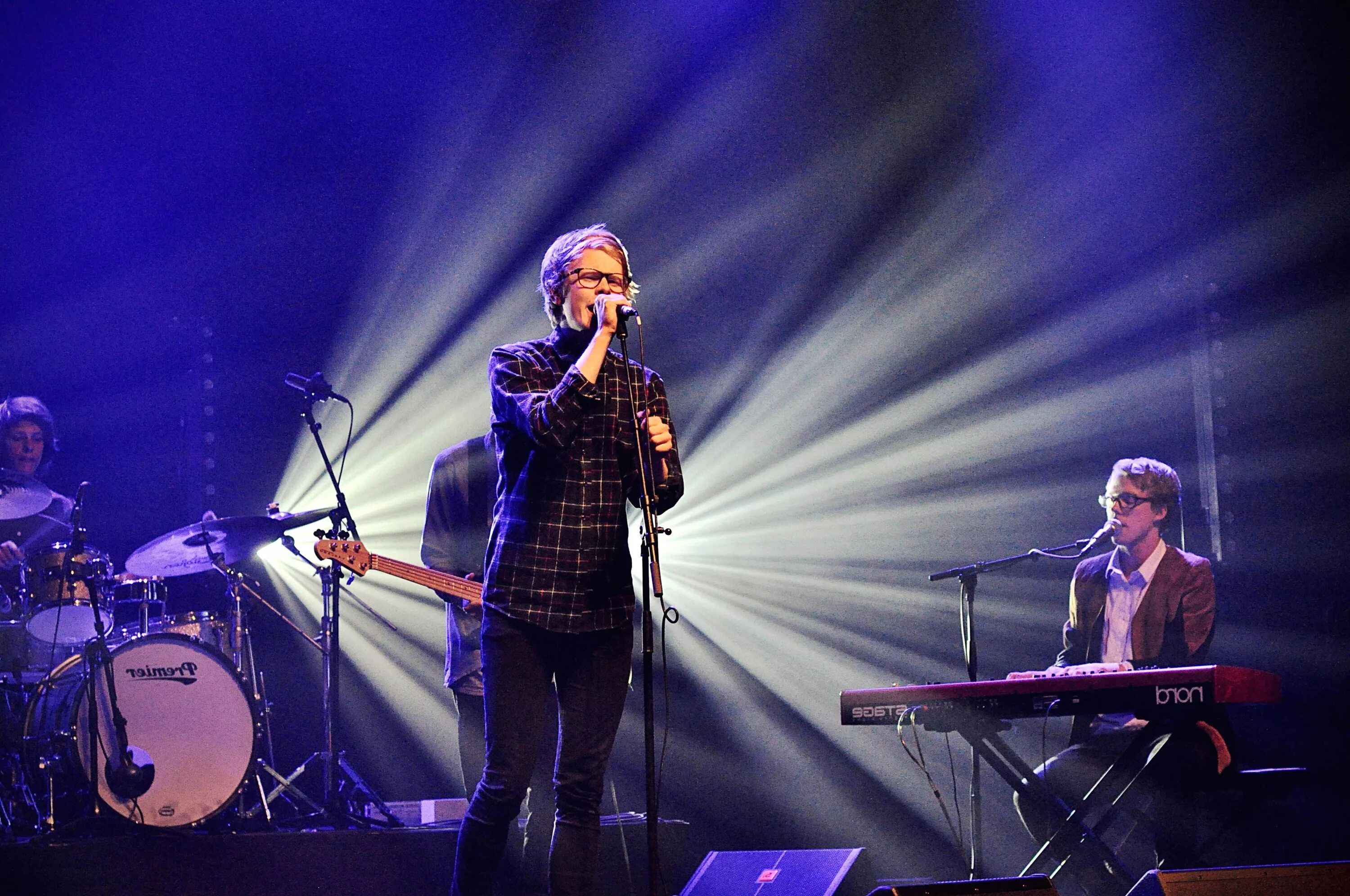 Музыкальное шоу. Музыкальное шоу. Шоу музыкант. Музыкальное шоу в хорошем качестве. Музыкальный концерт.