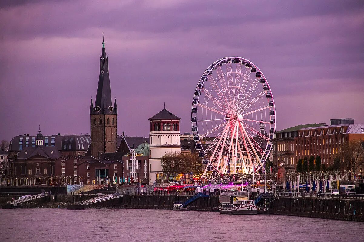 Германия дюссельдорф x,. Альтштадт дюссельдорф. Дюссельдорф. Рейн дюссельдорф. Дюссельдорф германия.