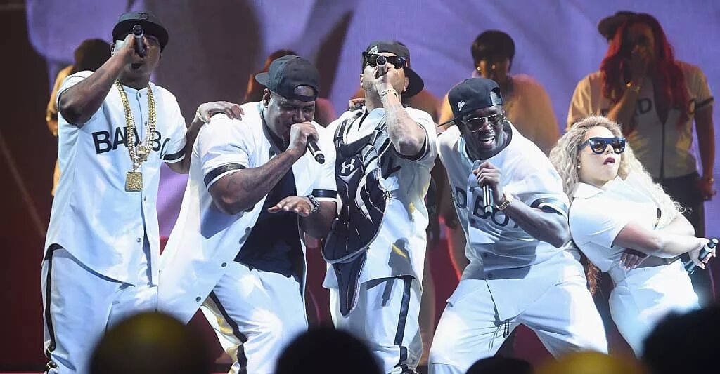 Белые вечеринки puff daddy что это. Puff daddy. пафф дэдди сейчас. пафф дэдди дети. puff daddy гавайи.