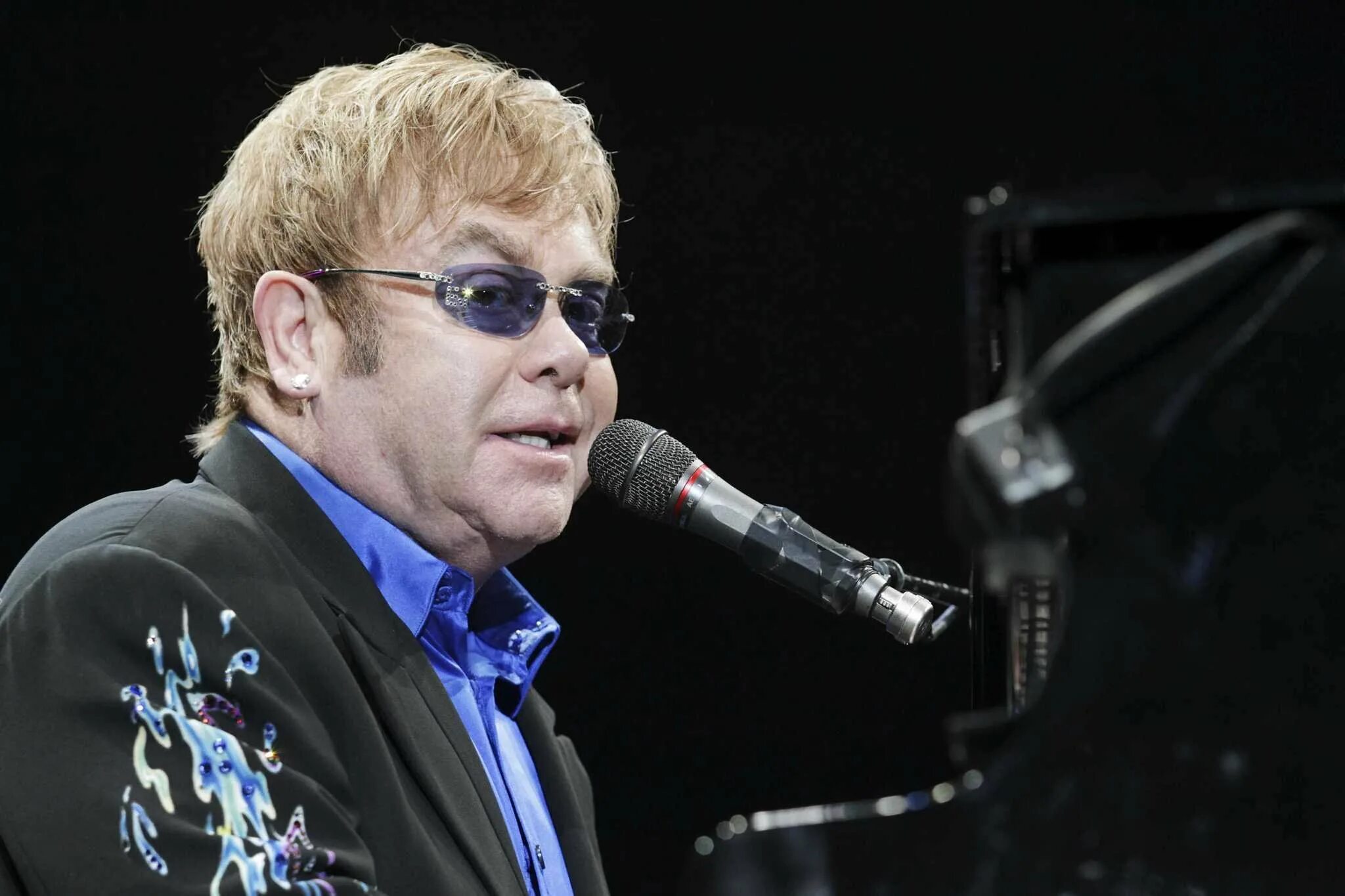Elton john rock. Элтон Джон. Elton Jones. Elton John Glam Rock. Элтон Джон фото.