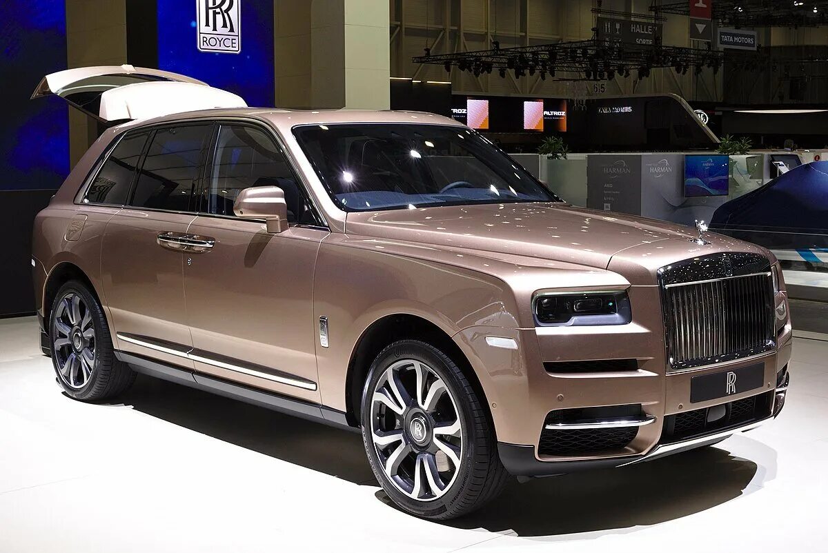 Роллс калинан. Внедорожник Rolls-Royce Cullinan. Роллс Ройс Куллинан. Роллс Ройс кроссовер. Машина Роллс Ройс Куллинан.