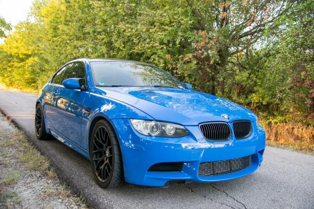 Бмв м3 е. БМВ м3 е92. BMW m3 e92 Blue. БМВ е92 голубая. BMW e92 синяя.