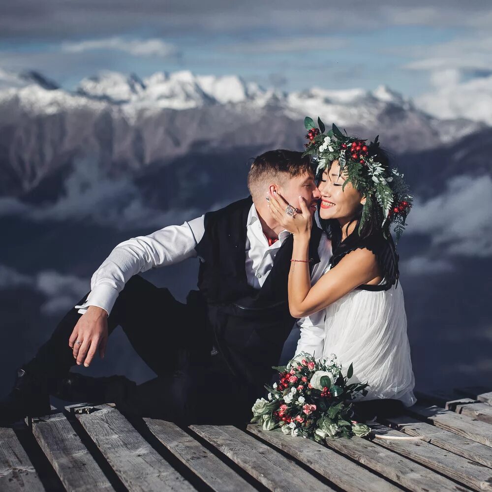 Свадебная фотосессия в Сочи. Свадебная фотосессия в горах Сочи. Свадьба на красной Поляне. Свадьба в Сочи зимой.