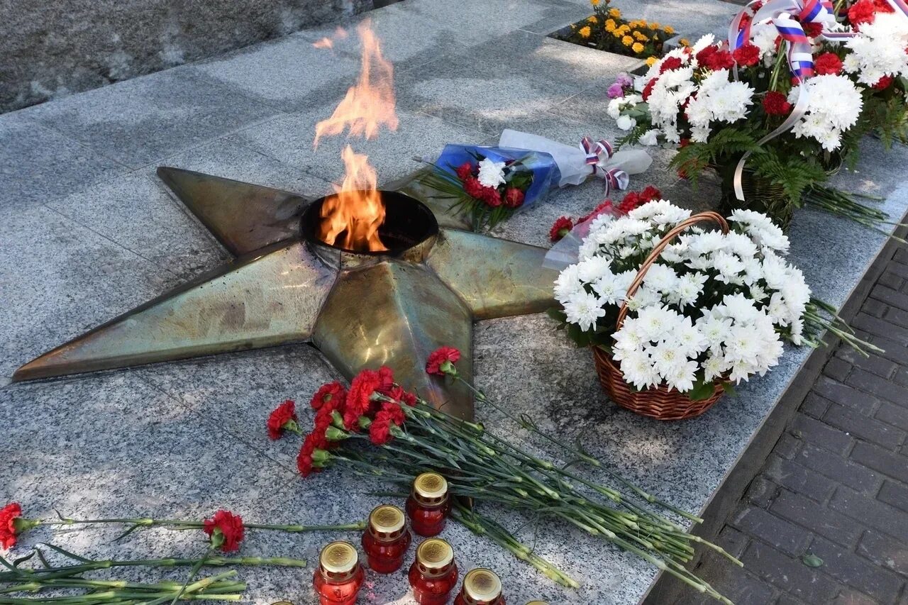 День победы память народа. 22 Июня вечный огонь. Память о Великой Отечественной войне. День памяти и скорби. Памяти павших в Великой Отечественной войне.