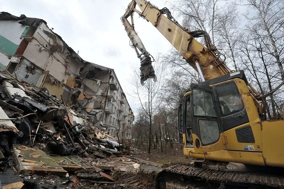 Снос дома. Снос самостроя. Снос пятиэтажек москва 1999. Снос приложение. Снос приложение.
