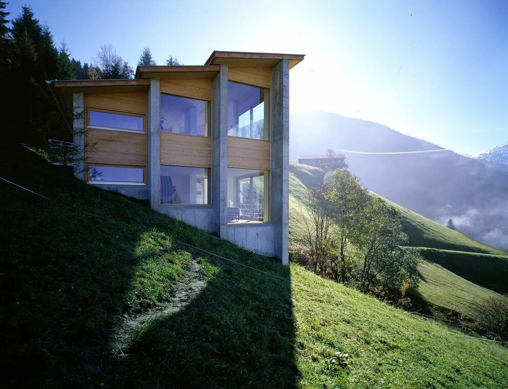 Дома в стиле кубизм проекты. House on the Hill. House on the Hill гараж. Slope building. Steep slope