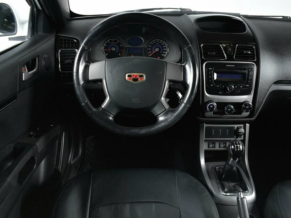 Geely emgrand ec7 салон. Geely emgrand ec7 салон. Geely emgrand ec7 2014. Машина джили спорт. Эмгранд автомат отзывы.