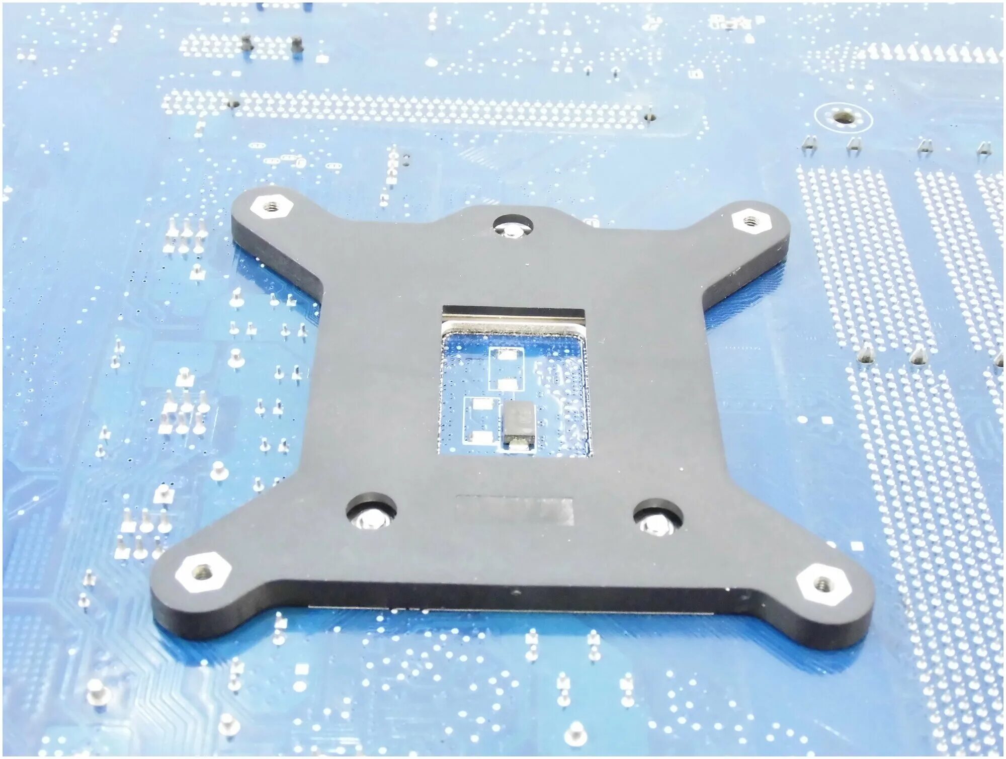 Крепления socket. Lga 775 крепеж lga 1156. рамка крепления процессора socket 1150. рамка для процессора 775 сокет. крепление радиатора интел 775 сокет.