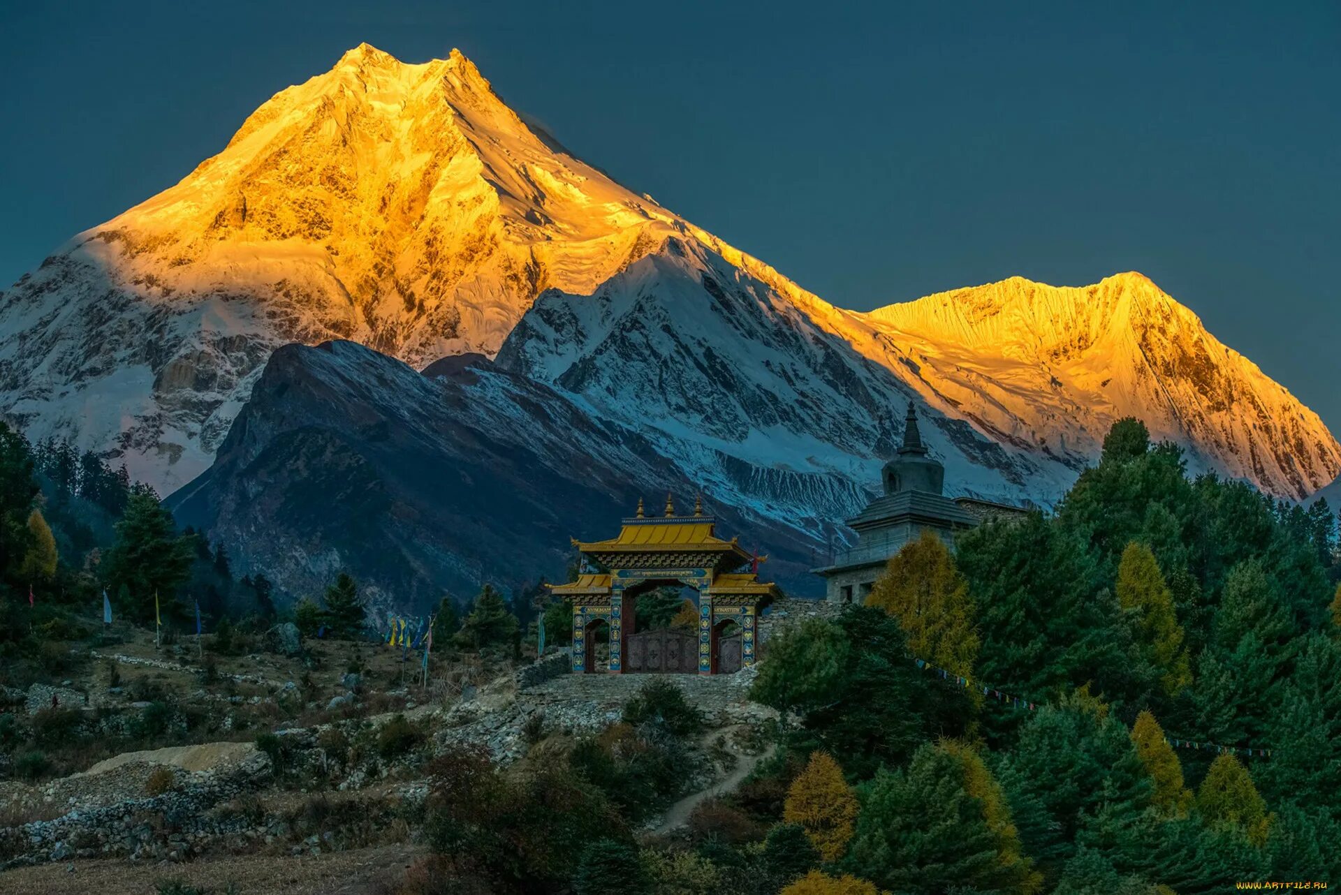 Высокие горы индии. Тибет Гималаи. Гималаи Непал Тибет. Непал природа Гималаи. Тибет Эверест Гималаи.
