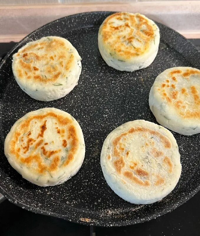 чтобы сырники не разваливались на сковороде