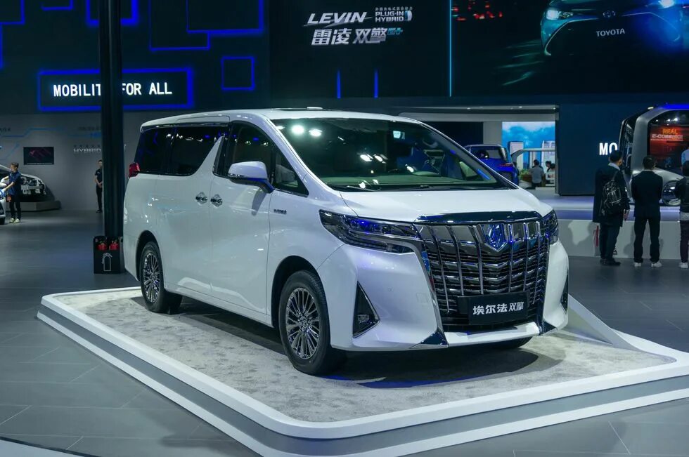 Минивэны 2020 года. Тойота сиенна 2021. Минивэн gac gm8 2021 китайский. Новый тойота альфард 2020. Toyota sienna 2021.