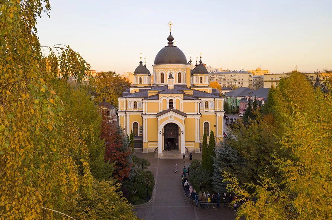 Покровский ставропигиальный женский монастырь Москва. Покровский монастырь Матрона. Ставропигиальный монастырь Матроны Московской. Покровский женский монастырь Таганка.