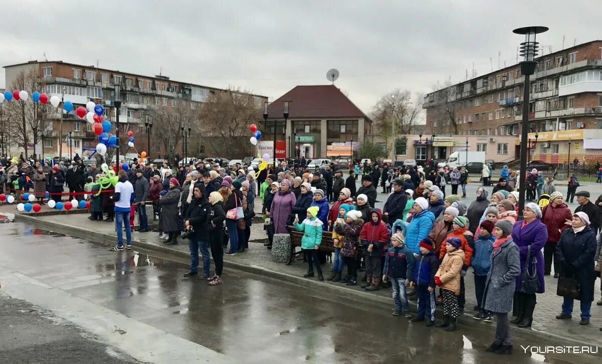 Погода в богдановиче на 10 дней. Население Богдановича Свердловская область. Колорит спортивный комплекс в Богдановиче Свердловская область. Богданович численность. Город Богданович население.