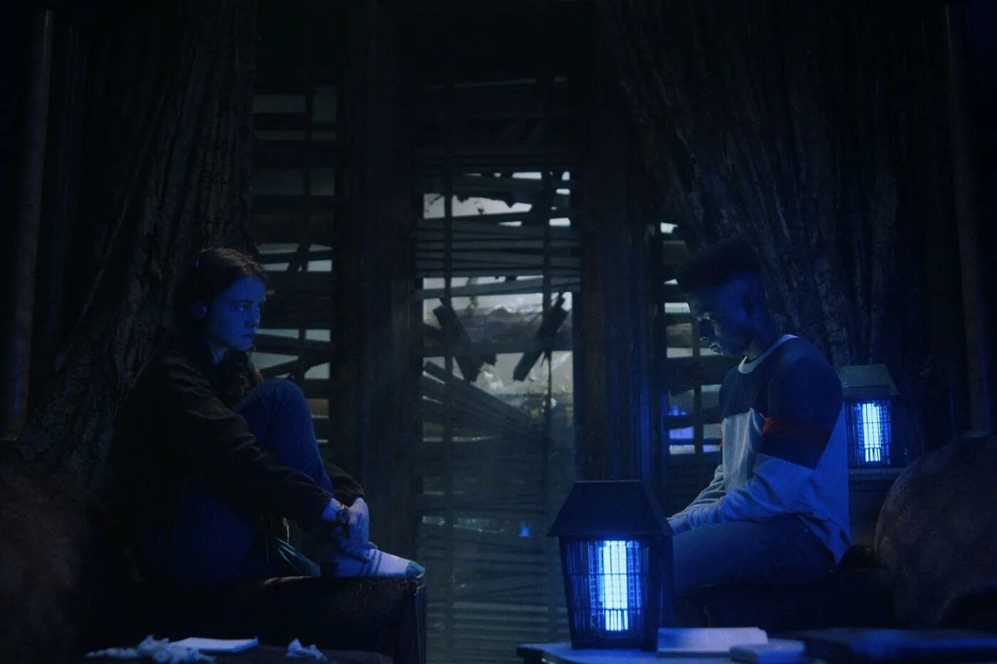 4 очень странные дела 2016. милли бобби браун очень странные дела 2 сезон. 4 очень странные дела 2016. очень странные дела / stranger things. очень странные дела 4 сезон кадры.