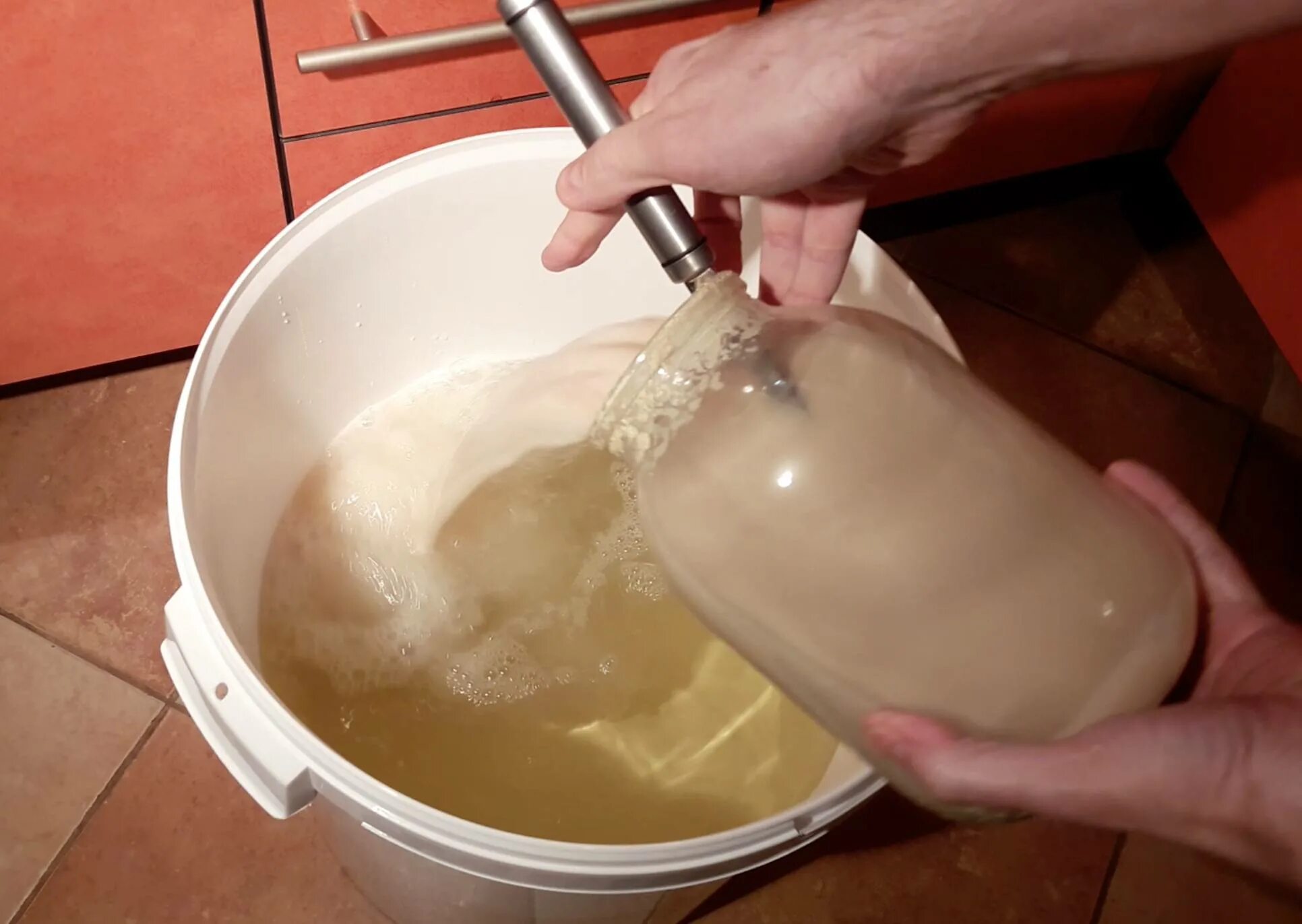 Ускоренное брожение. Брага потемнела. Брага для самогона. Ускоритель брожения браги. Инвертирование сахара для самогона.