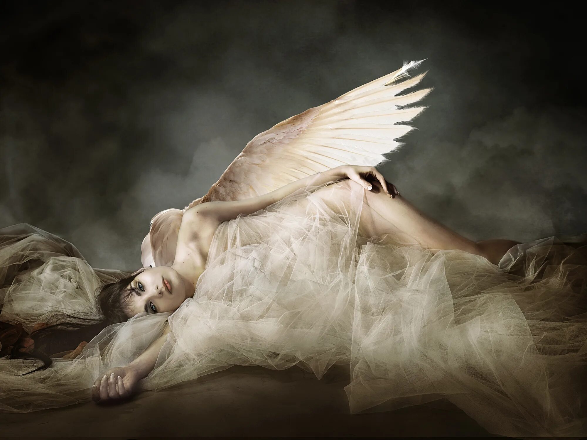 Falling angel s. ФАЛЛЕН ангел. Падший ангел. Ангел картинки. Уставший ангел.