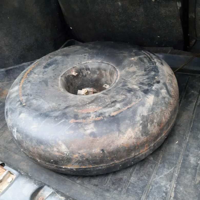 Баллон пропан под запаску альмера g15. Газ метан на ваз под запаску. Гбо баллон 65л под запаску. Баллон запаска. Газ баллон под запаску ваз 2107.