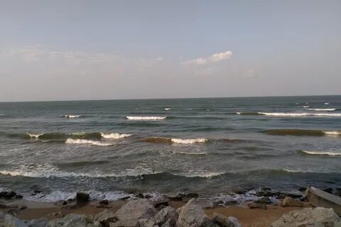 Черное море далеко