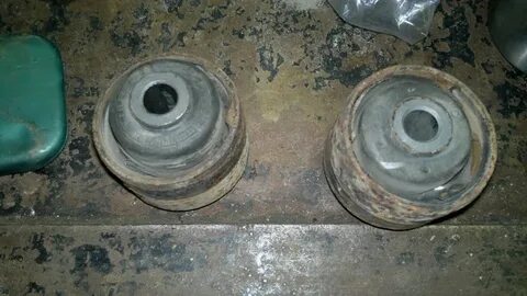 Сайлентблоки задней балки ниссан
