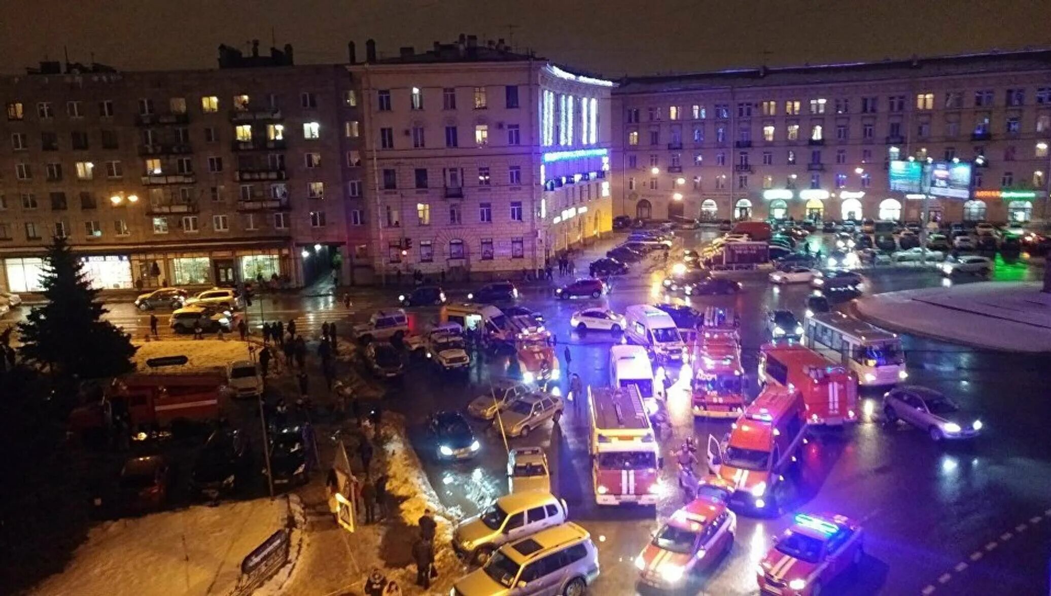 28 декабря 2017 г. Взрыв в магазине «перекрёсток» (Санкт-Петербург). Взрыв в перекрестке на Кондратьевском. Петербург перекресток теракт.