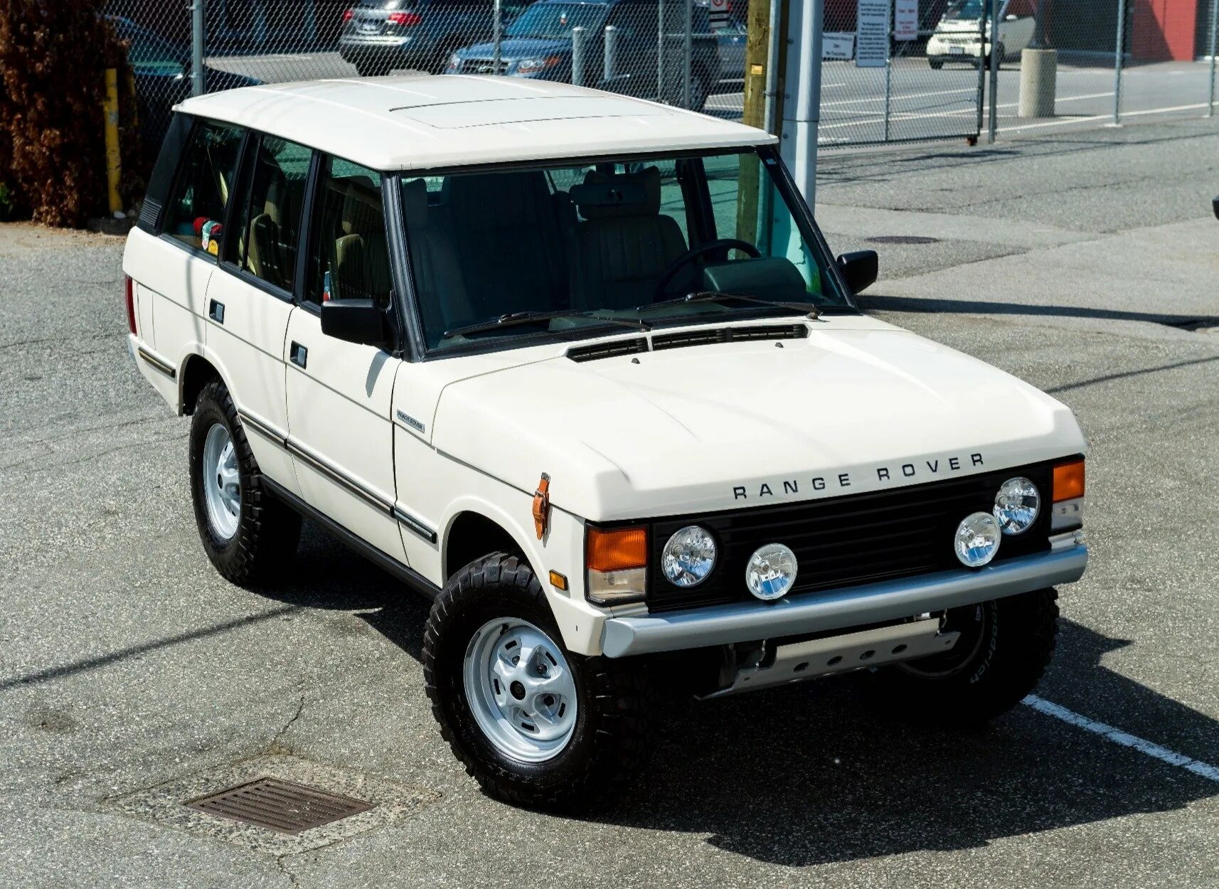 Rover 300. Ровер 300. Ровер 300. Range rover 1994. Ровер 300.