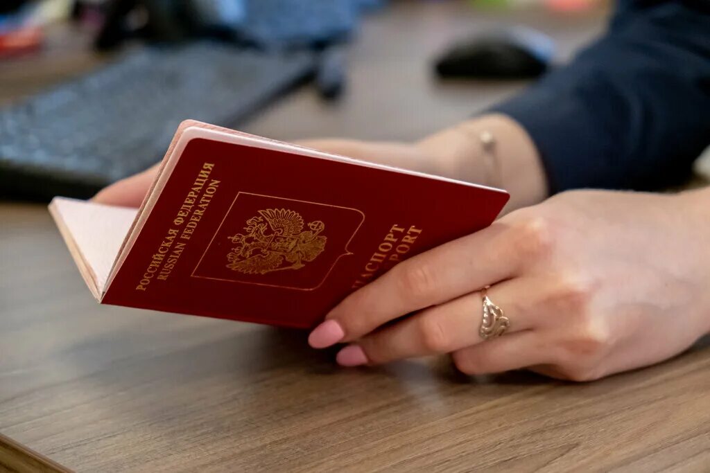 Помощь в оформлении визы. Виза в боснию. Шенгенская виза. Получение визы. Шенгенская виза картинки.