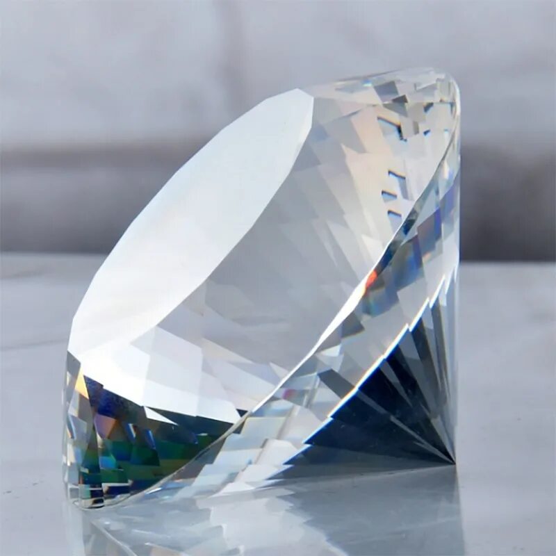 50 стекло. Кристалл бриллиант ограненный. Стеклянный Кристалл. Алмаз из стекла. Огранка стекла.